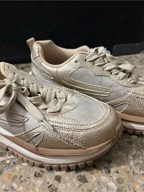 Women's Chunky Sneaker in Beige